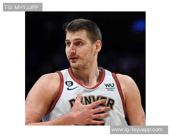 约基奇单节狂揽15分9板6助成自1996-97赛季以来首位球员