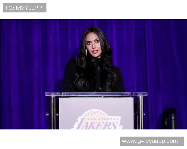 路易斯安纳州立大学发布瓦妮莎赠送的科比专属球鞋引发热议